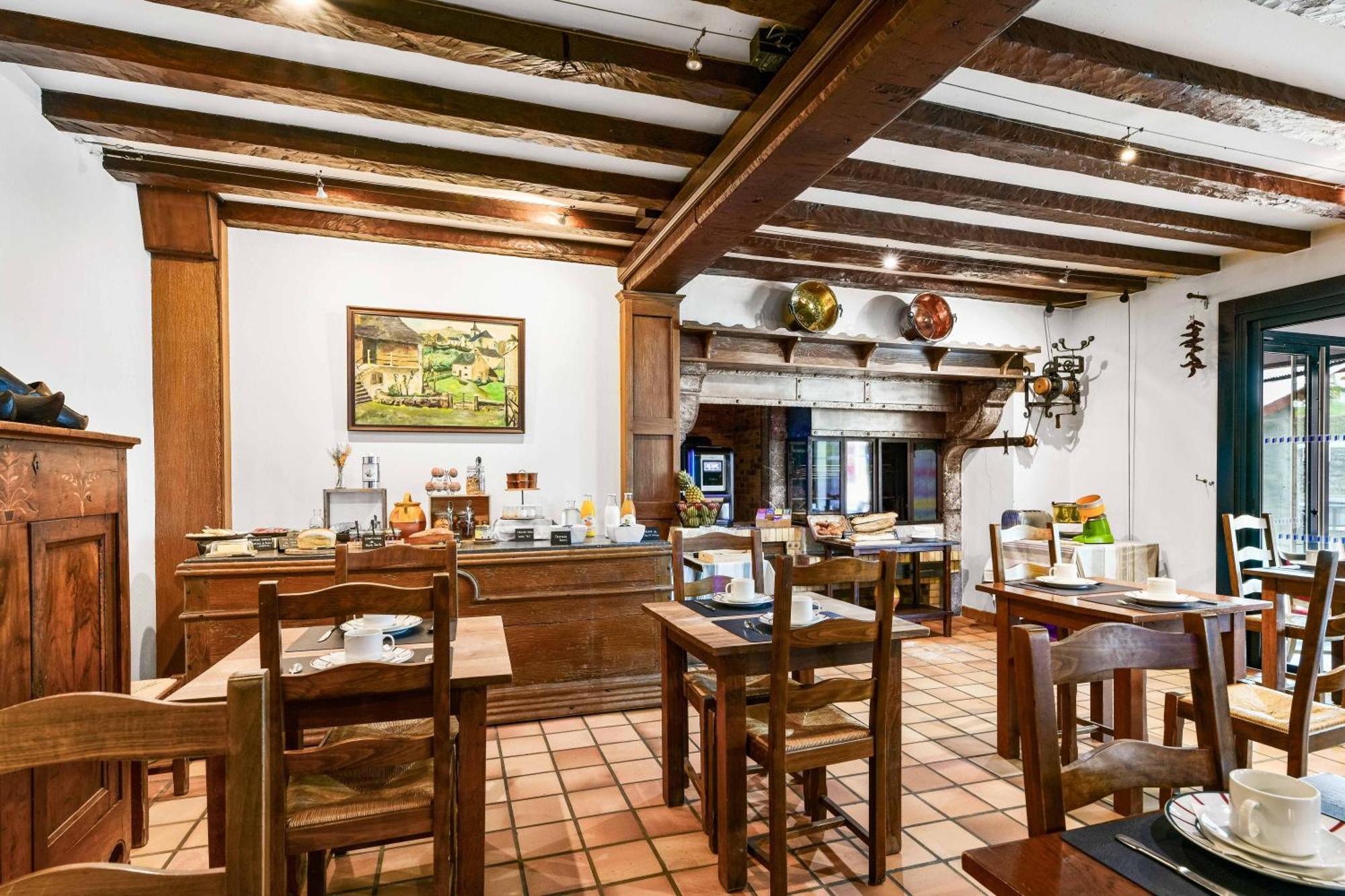 Logis Hotel Etchemaite Larrau Εξωτερικό φωτογραφία