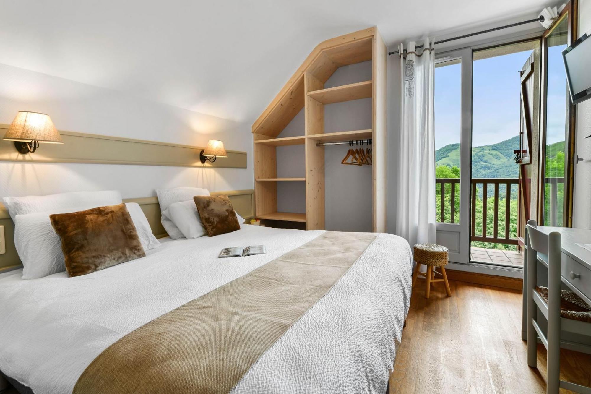 Logis Hotel Etchemaite Larrau Εξωτερικό φωτογραφία