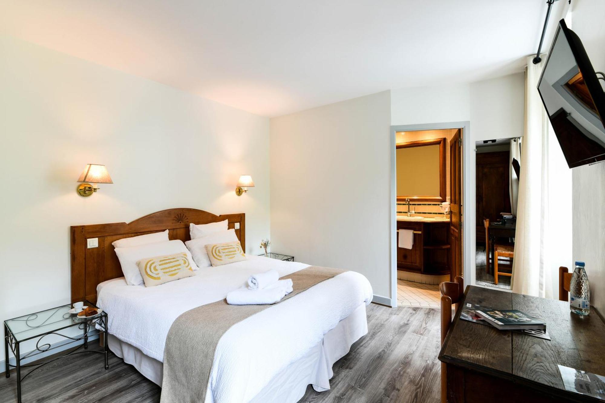Logis Hotel Etchemaite Larrau Εξωτερικό φωτογραφία